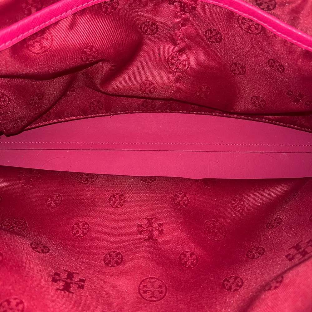 Tory Burch pink saffiano leather tote!🩷 - Picture 7 of 17